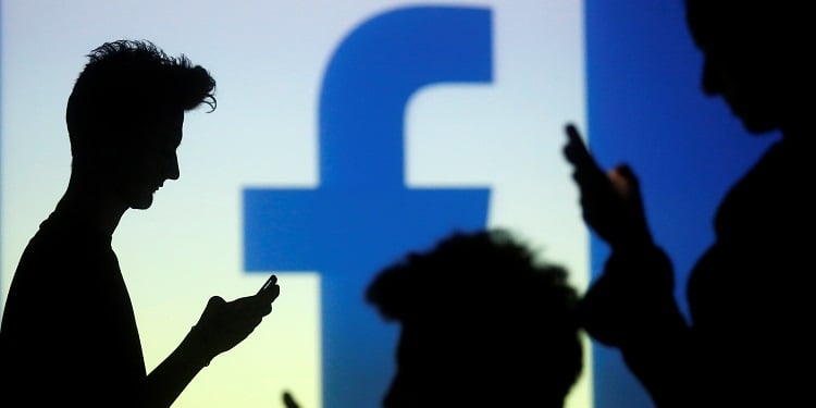 2021 04 07T225508Z 2 LYNXMPEH361RB RTROPTP 4 FACEBOOK HOTLINE