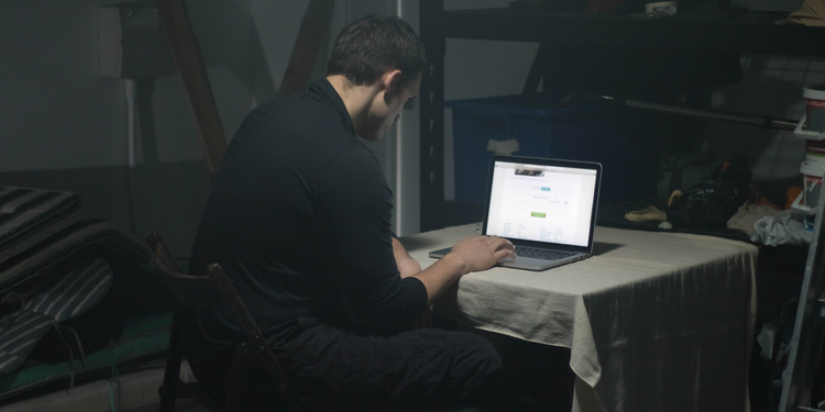 Stalking-privacy-computer