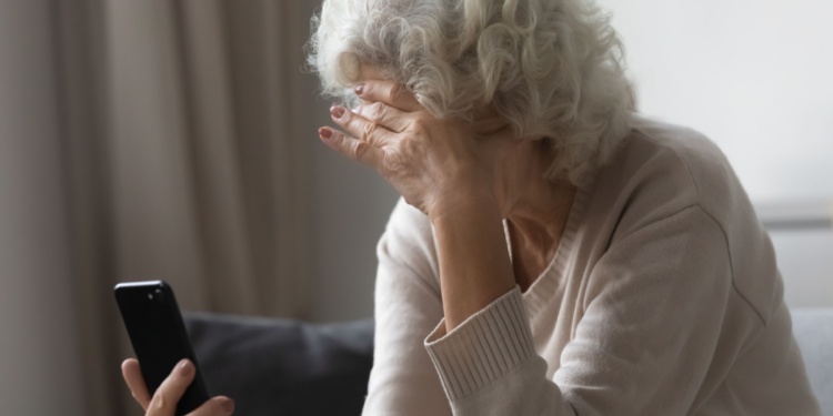 Old Women gets ro-scammed 750