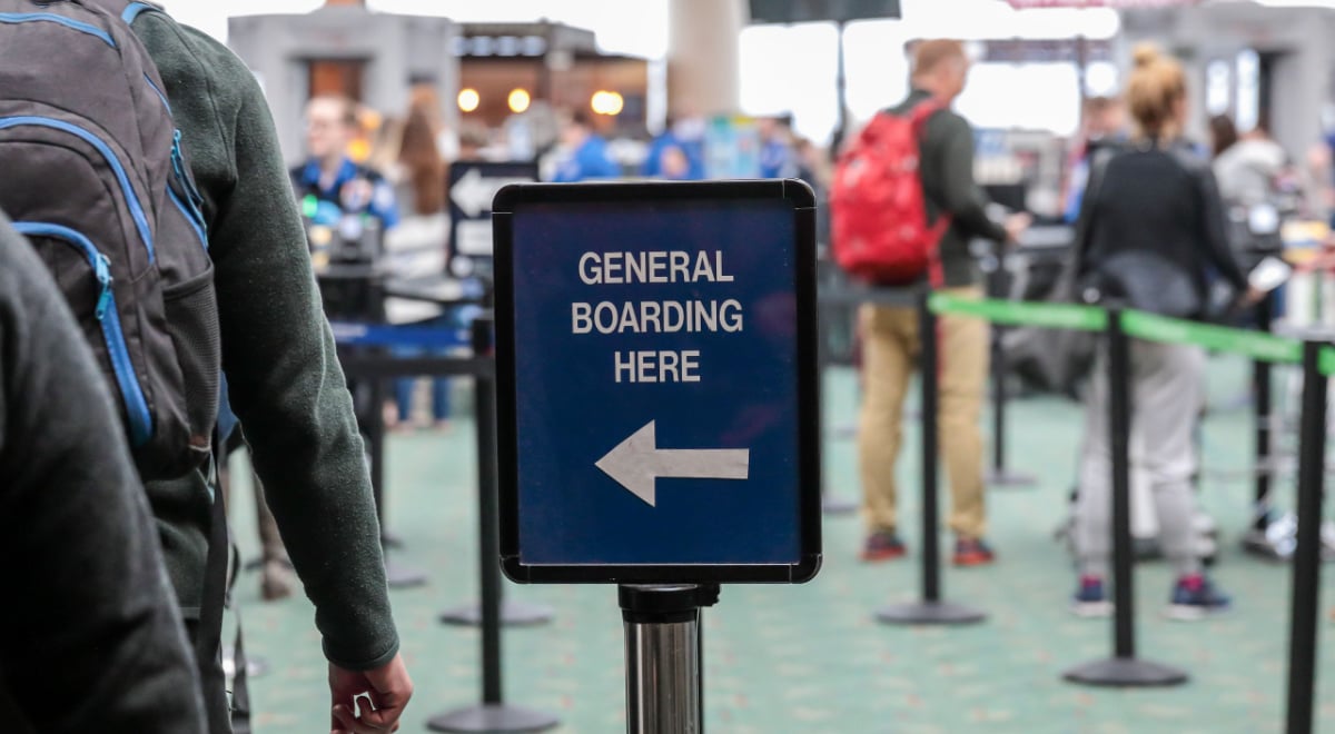 US airport general boarding