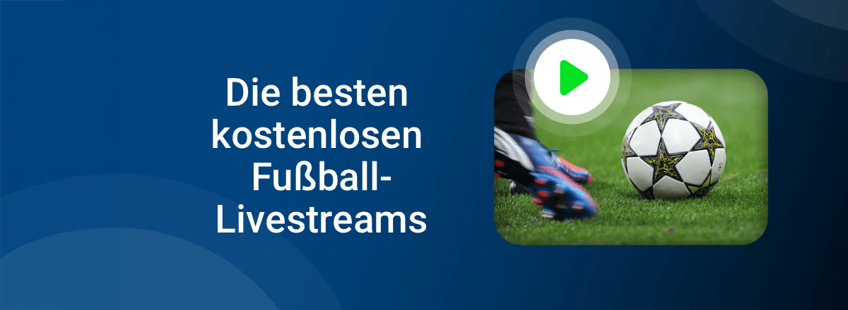 Fußball auf grünem Rasen mit Fußballschuhen in Bewegung kurz vor dem Schuss