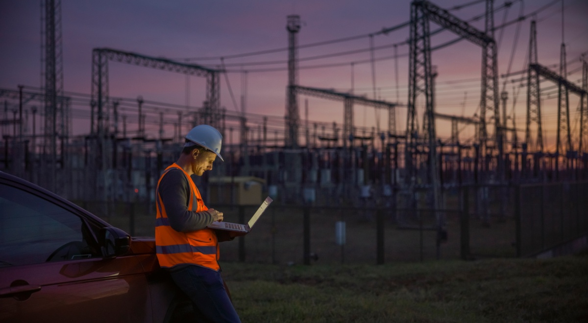power_plant_worker_electricity