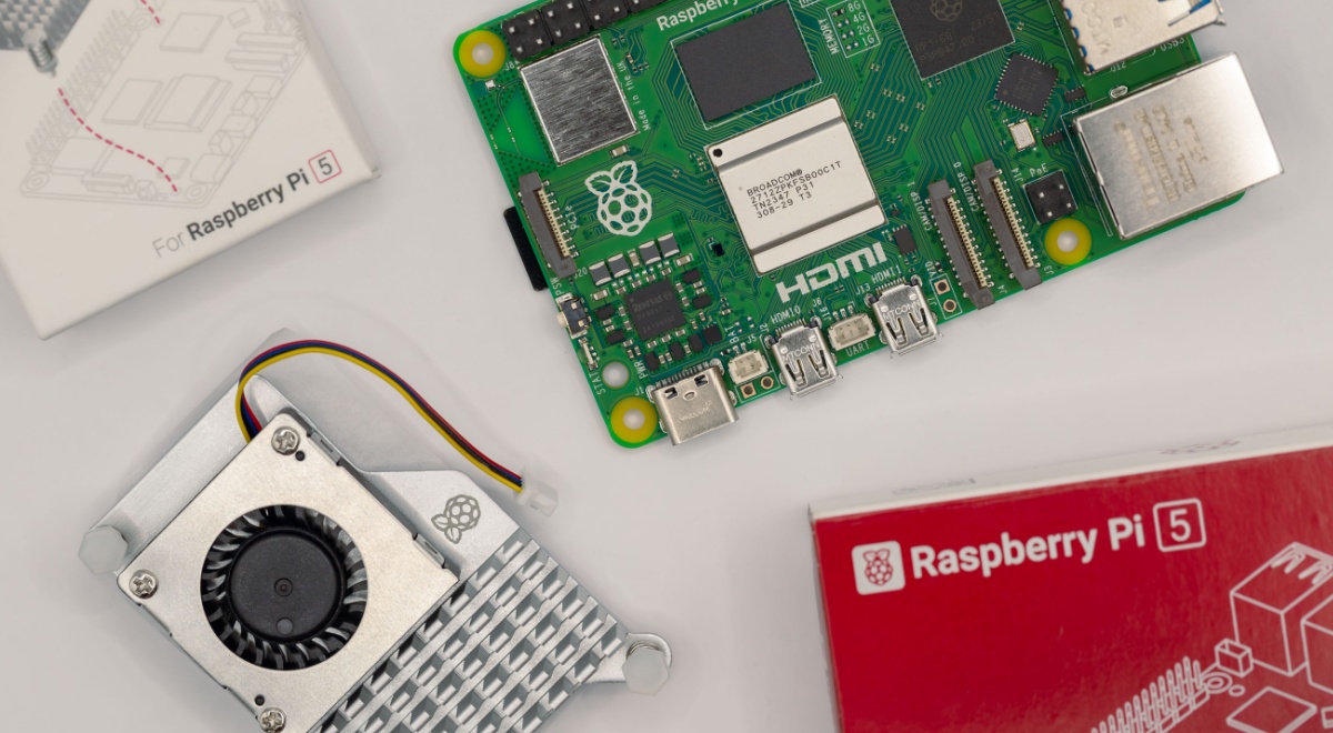 Raspberry Pi 5 with accesssories