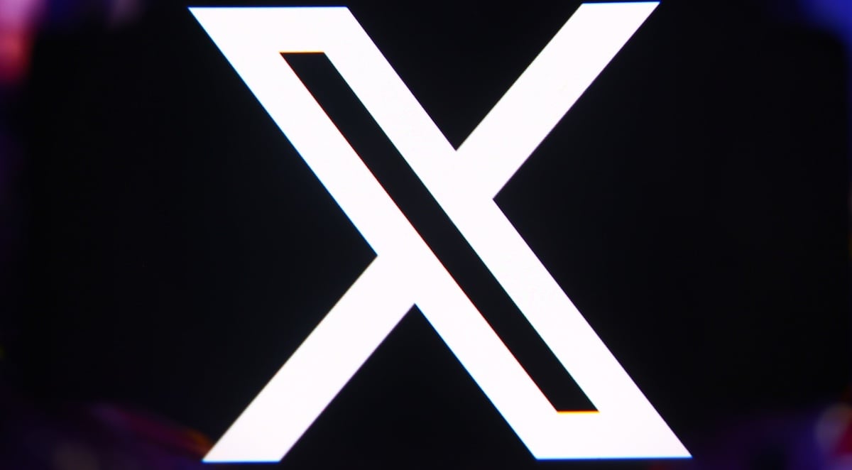 x logo big