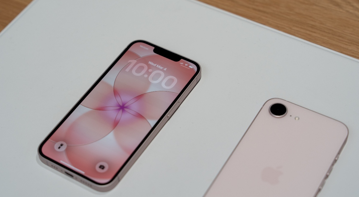 Apple_iPhone_17e_soft_pink