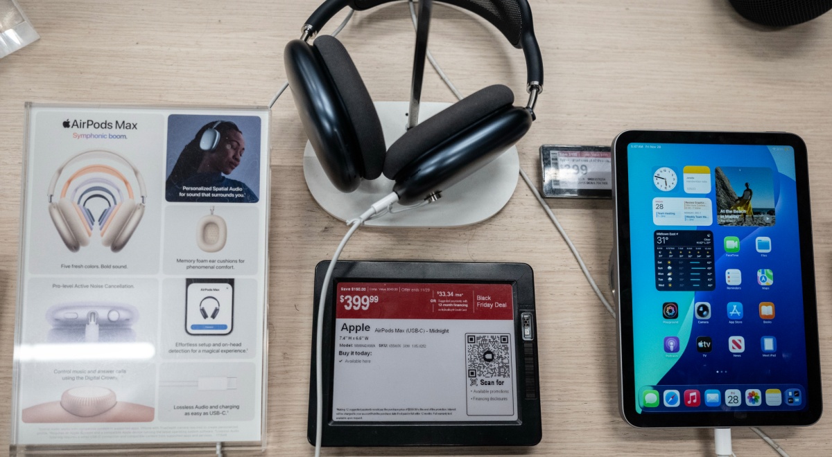 Apple AirPods Max headphones