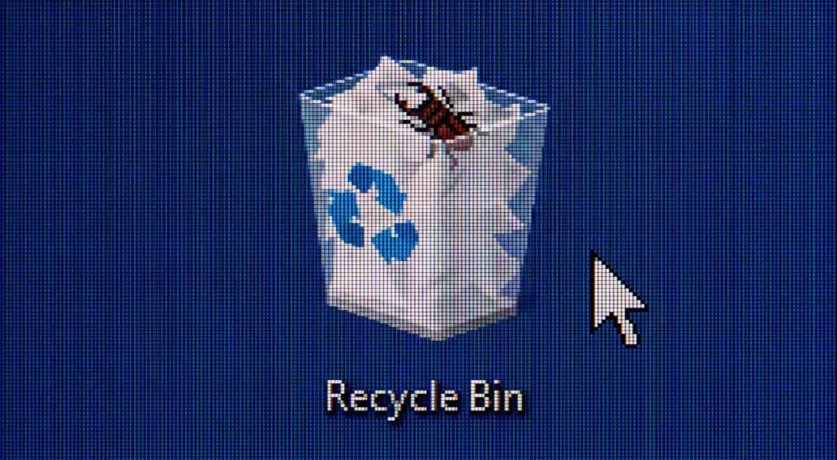 Windows Recycle bin icon with a bug