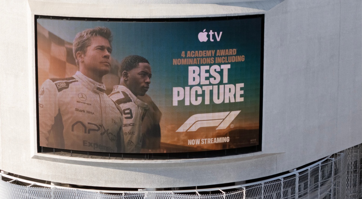best picture, formula1, posted on white wall, Brad Pitt,  Damson Idris