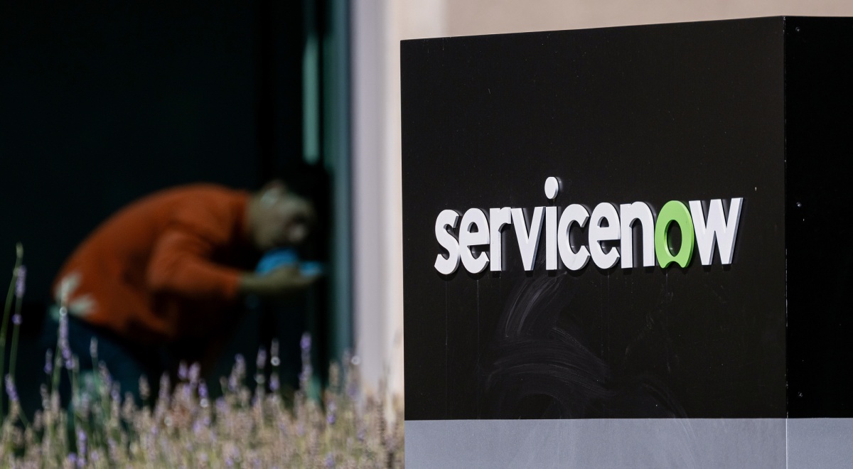 servicenow logo human
