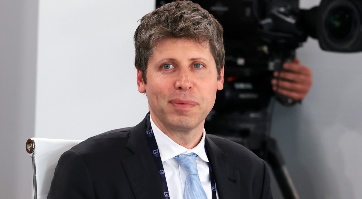sam_altman_bright_blue_tie