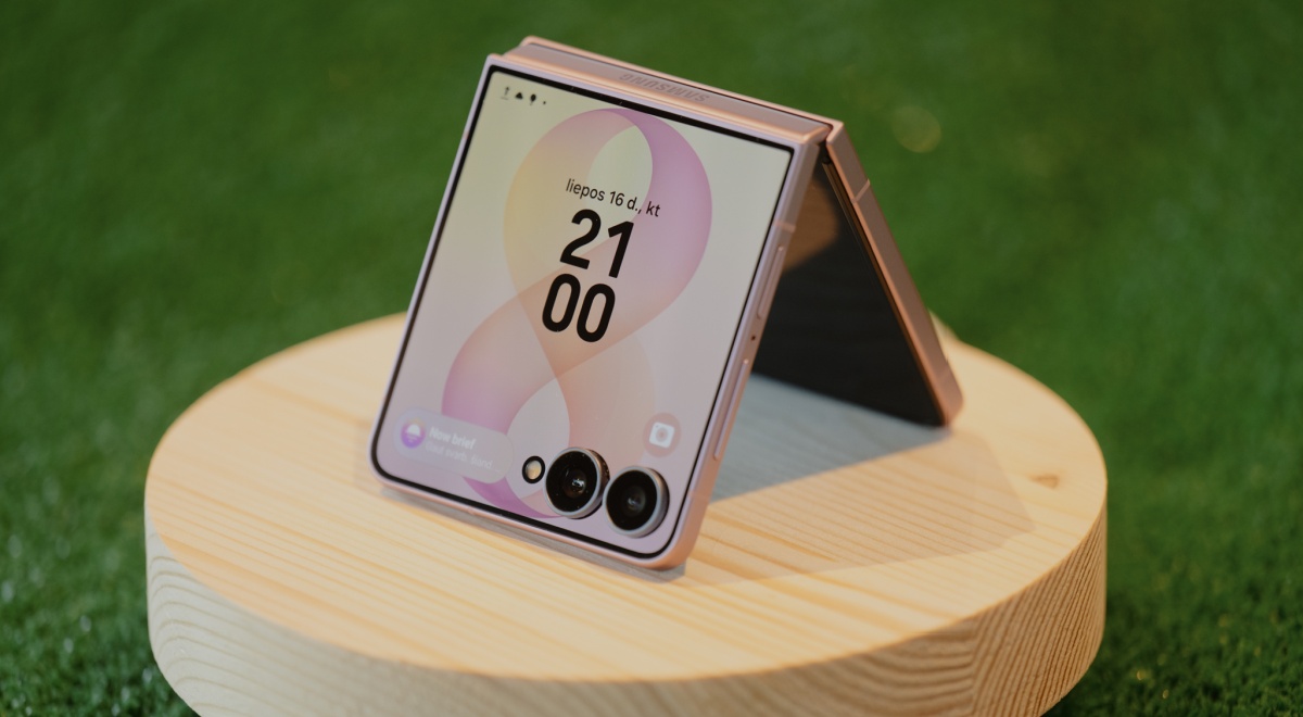 Samsung Galaxy Flip8 pink
