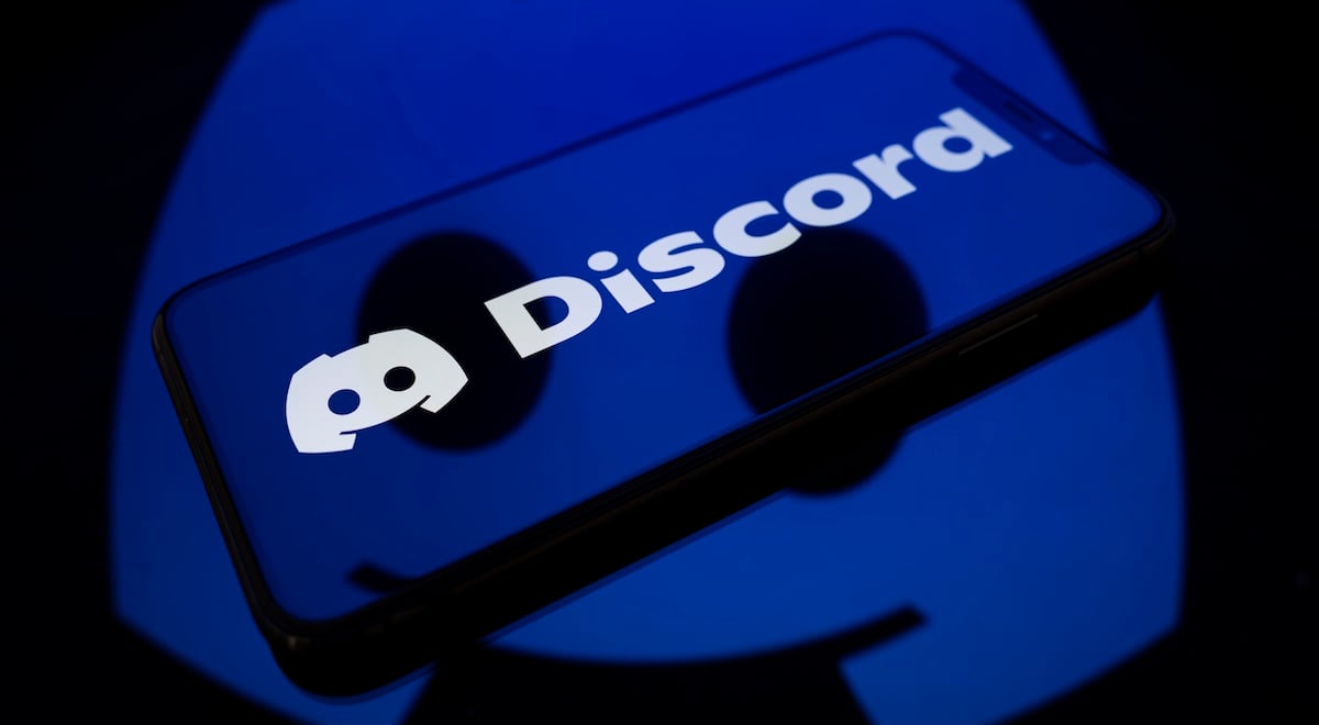 discord phone logo screen blue