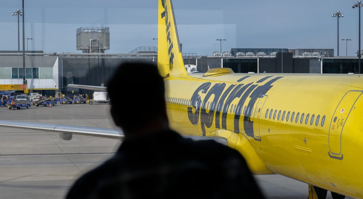 spirit airlines plane