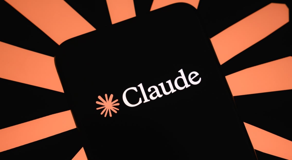 claude logo nur photo phonre