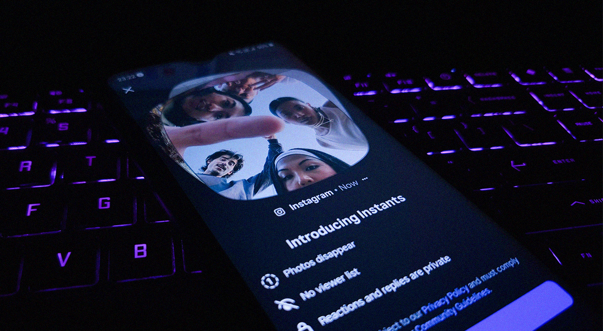 A phone screen with an Instagram Instants presentation on it.