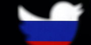twitter logo, russian flag