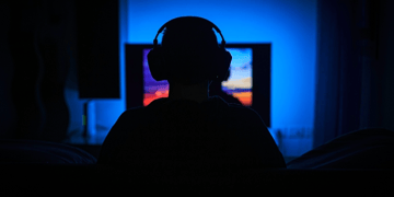 Headphones-screen-dark