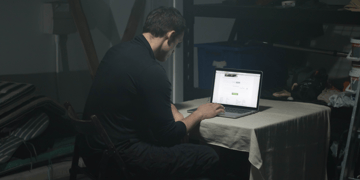 Stalking-privacy-computer