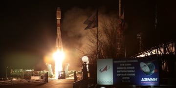 Roscosmos-launch-rocket