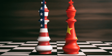 Two chess pieces in US and China colours
