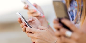 phone_in_hand