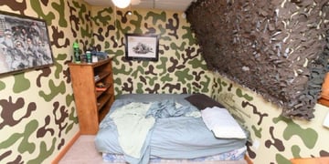 Pentagon Leaker camo bedroom