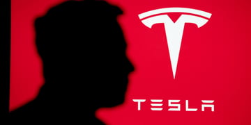 Tesla logo Musk
