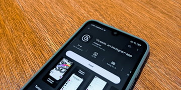 threads-app-phone