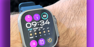 Apple Watch Ultra 2 screen glitch