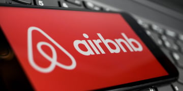 AirBNB log on mobile phone