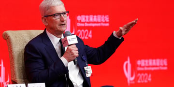 tim_cook_apple_china_0324