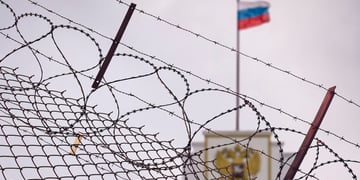russia-barbed-wire
