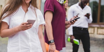 young people smartphones