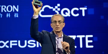 Pat Gelsinger announces Xeon6 chips