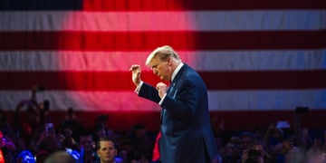 donald-trump-red