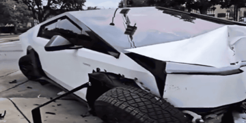 white-cybertruck-crash