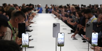 Apple iPhone 16