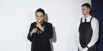 Justin Sun eats expensive banana art