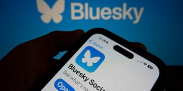 bluesky_app_hand_holding_phone