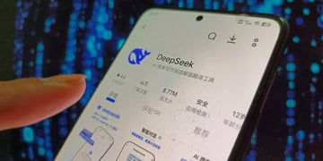 deepseek-phone-finger