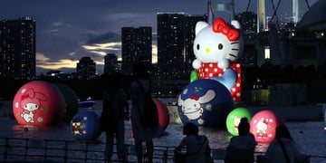 Hello Kitty statue in Tokyo