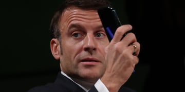 Macron-with-phone
