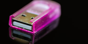 Dirty pink USB