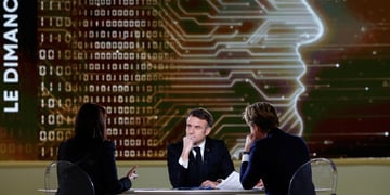 French President Emmanuel Macron discussing artificial intelligence (AI)