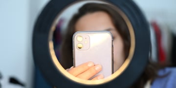 Ring light phone camera