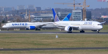 Unitted planes on tarmac