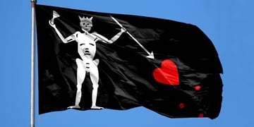 pirate-flag-love-heart