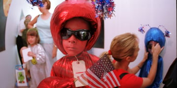 Kids dressing up as aliens.