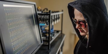 Female crypto hacker