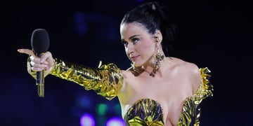 katy-perry-mic
